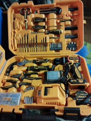 Набор аккумуляторного шуруповерта и ручного инструмента - Фото 2