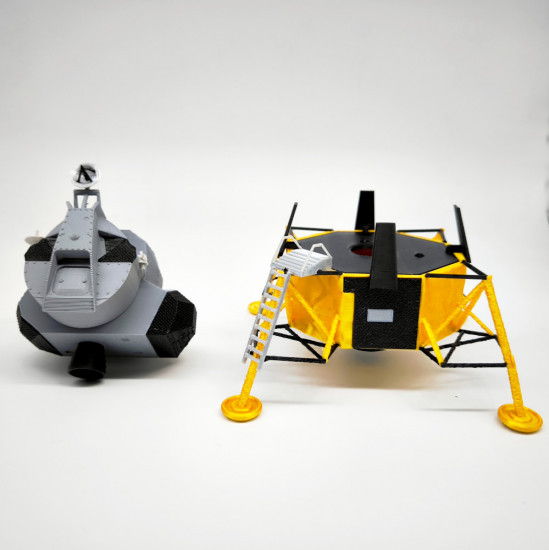 Apollo Lunar Module. Сборная модель космического корабля Аполлон