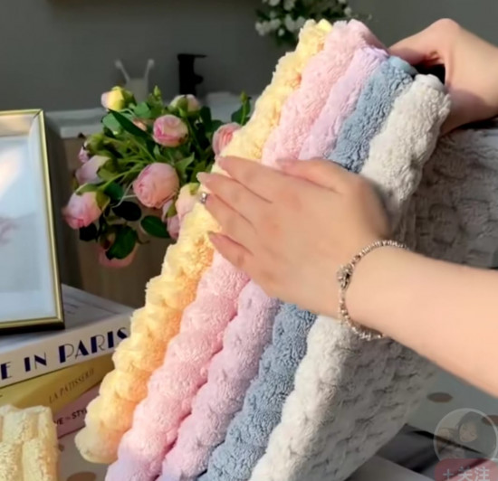 Подарочное полотенце в упаковке