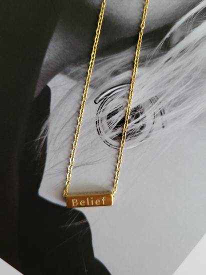 Колье с кулоном женское