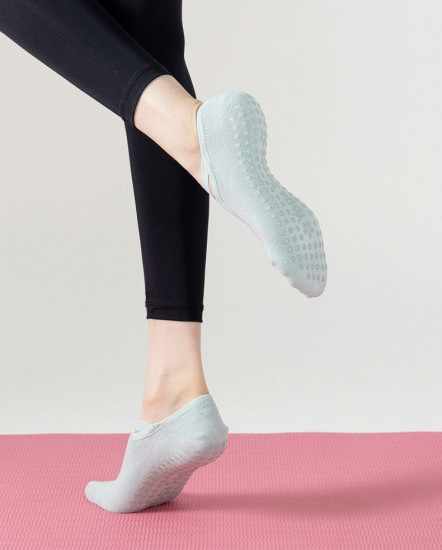 Носки для йоги и фитнеса