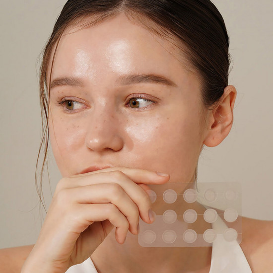 Тонкие точечные патчи от воспалении с красным луком «Onion Newpair Spot Patch Skin Fit»