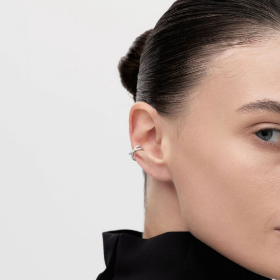 Серьга из серебра с фианитами