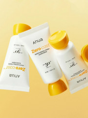 Солнцезащитный увлажняющий крем для лица с гиалуроновой кислотой SPF 50+ PA+++ «Zero-Cast Moisturizing Finish Sunscreen» - Фото 3