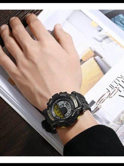 Часы наручные с миньоном