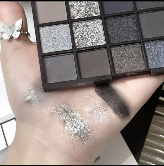 Палетка теней для век «Smoki»