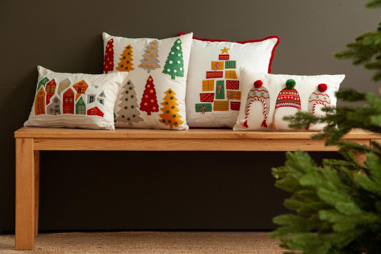 Чехол на подушку «Gifts season»