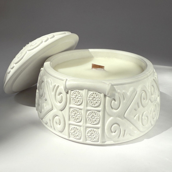 Ароматическая свеча с ароматом цветущего кактуса «Юрта»