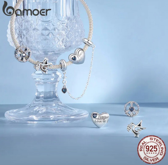 Шарм из серебра «Голубь»