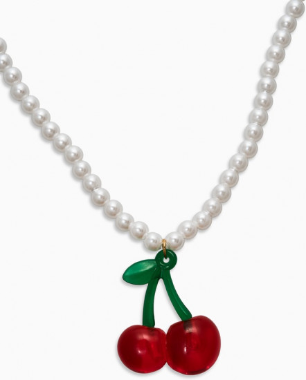 Кулон на жемчужной нитке «Вишня»