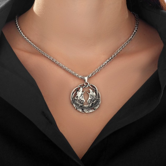 Кулон на цепочке «Волки»