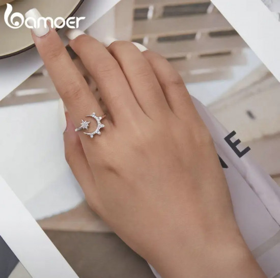 Кольцо из серебра с фианитом «Звезда и луна»