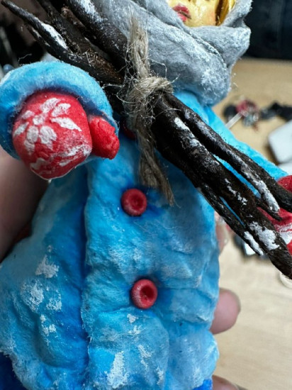 Ёлочная ватная игрушка «Девочка с вязанкой дров»