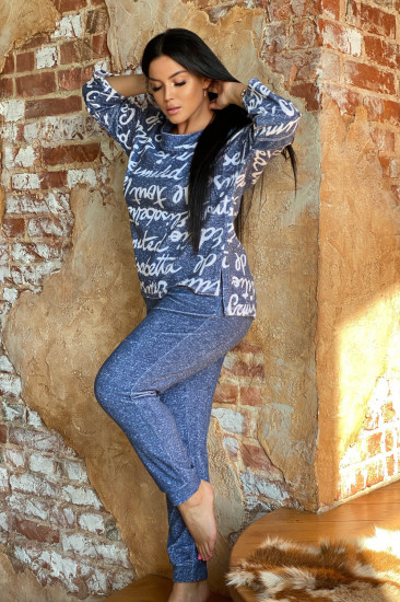 Костюм женский