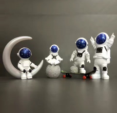 Набор фигурок-астронавтов для интерьера - Фото 1