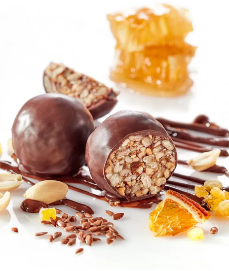 Мягкий грильяж с арахисом, семенами льна и подсолнечника, цукатами апельсина и медом «Медофеты»