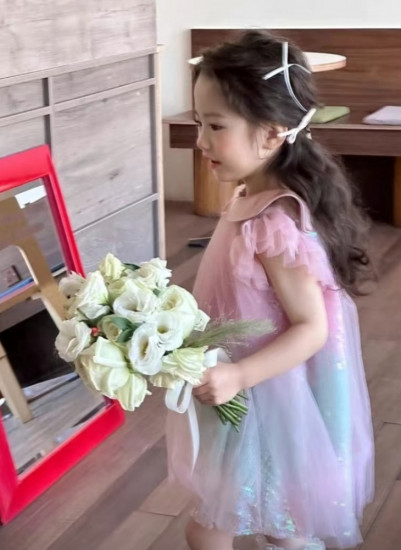 Платье для девочек с пайетками