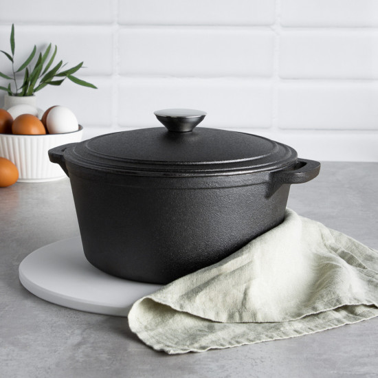 Кастрюля с крышкой