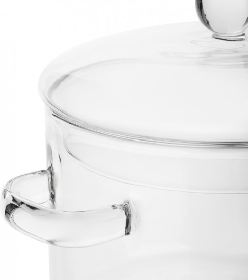 Кастрюля с крышкой