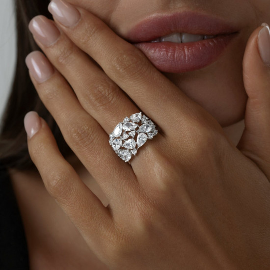 Кольцо из серебра с фианитами