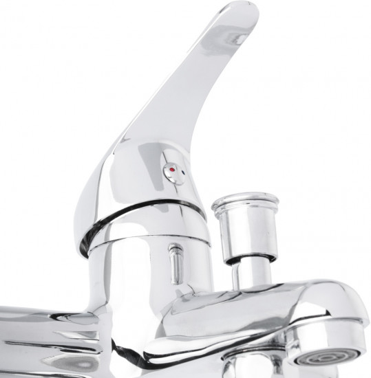 Смеситель для ванны с душем