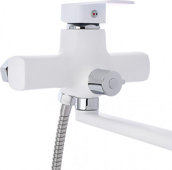 Смеситель для ванны с душем