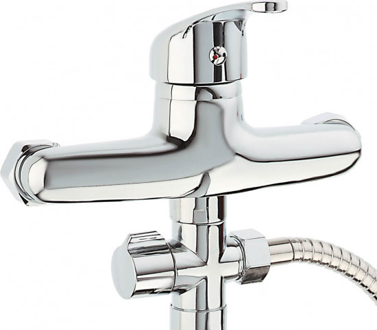 Смеситель для ванны с душем