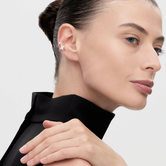 Серьга из серебра с фианитами