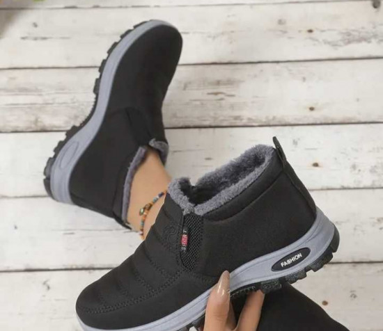 Кроссовки утепленные женские