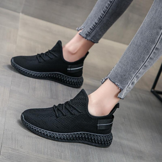 Кроссовки женские