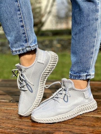 Кроссовки женские