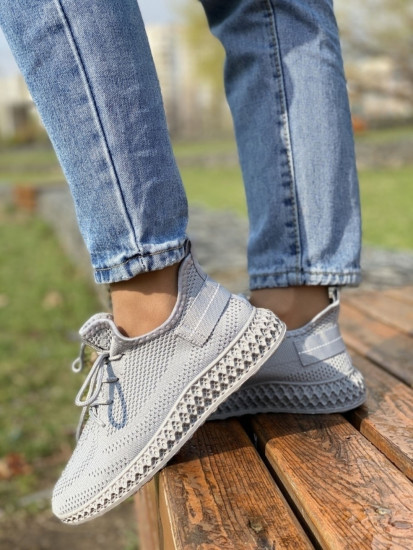 Кроссовки женские