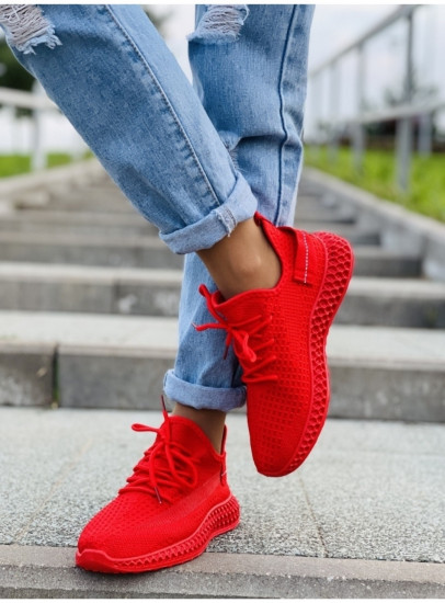 Кроссовки женские