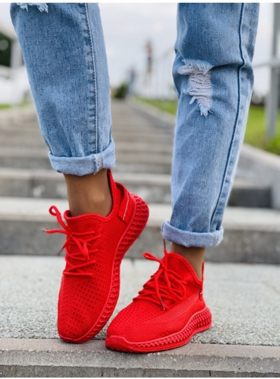 Кроссовки женские