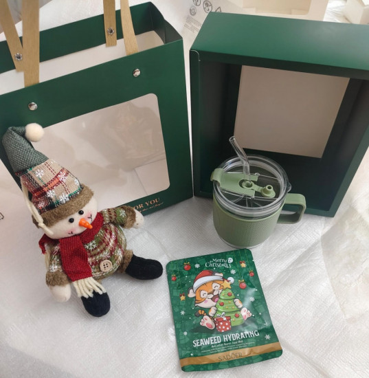 Новогодний подарочный бокс