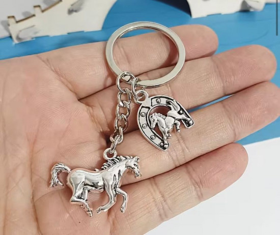 Брелок «Серебристая лошадь с подковой»