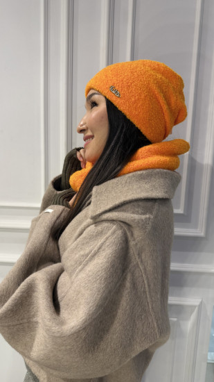 Шапка женская с хомутом