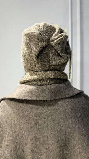 Шапка женская с хомутом