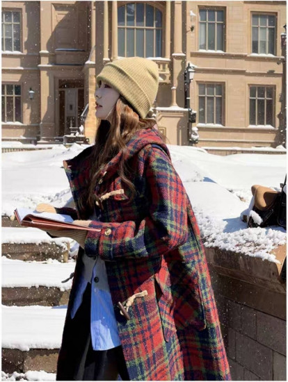 Женское пальто с капюшоном в клетку