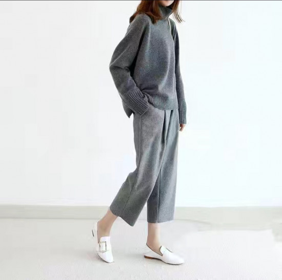 Свитер женский