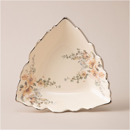 блюдо для сервировки