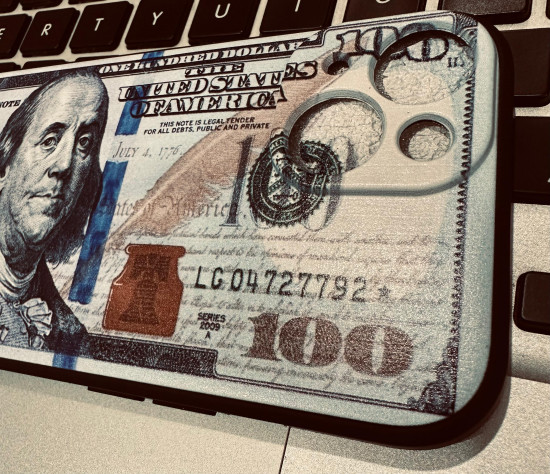 Чехол на iPhone 15 «Доллар»