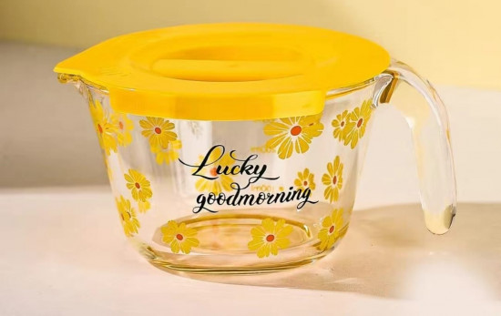 Стеклянный мерный стакан с крышкой и фильтром-ситечком