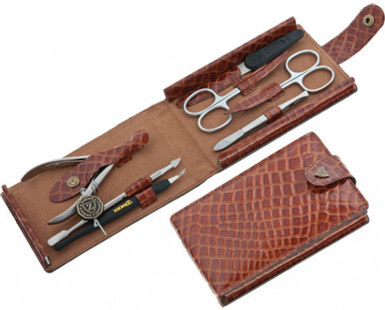 Набор маникюрный в футляре