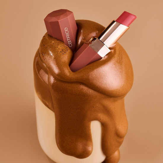 Помада-блеск для губ «High Shine Gloss Lipstick», тон C02 Mocha Mousse