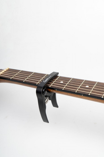 Каподастр для гитары