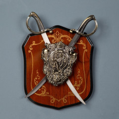 Панно на стену «Геральдика. Лев и две сабли» - Фото 3