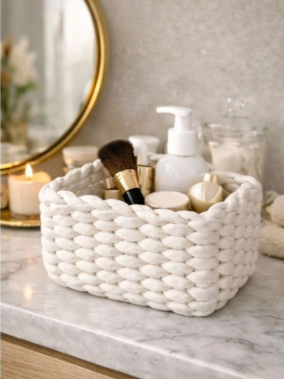 Плетёная корзина-органайзер для косметики