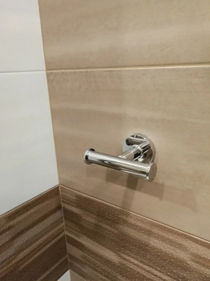 Крючок двойной универсальный