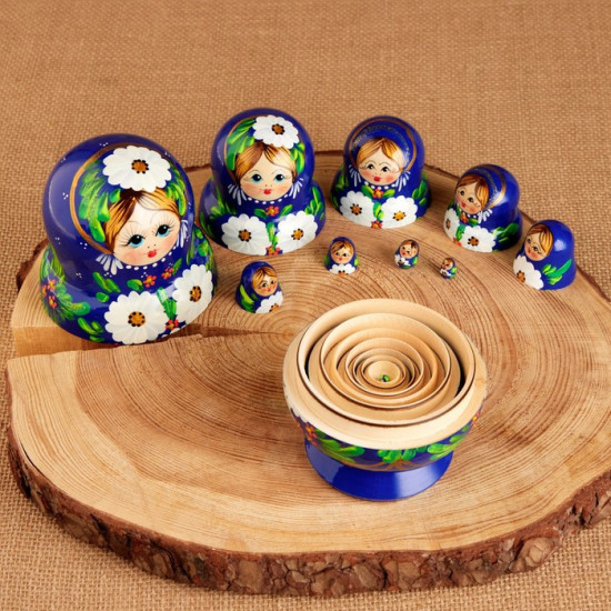Набор матрёшек «Белые цветы»